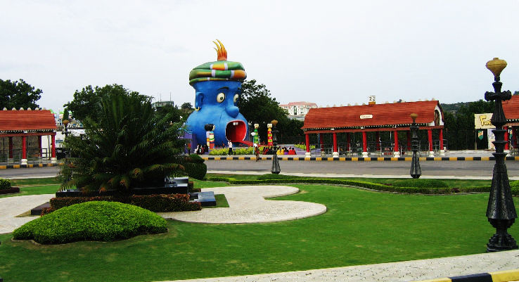 9. Ramoji Film City 
